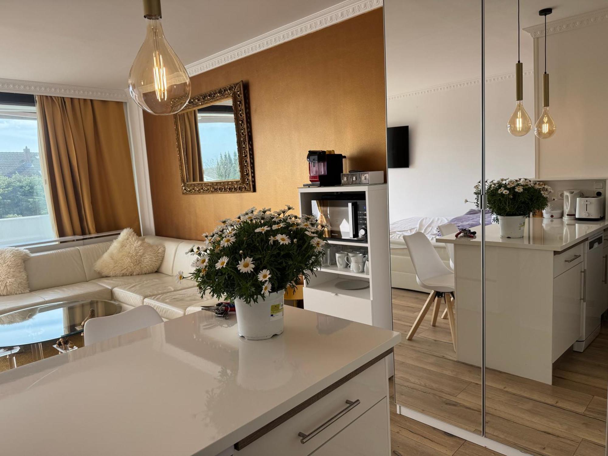 Tiffany'S Ferienapartments Sind Alles, Ausser... Gewoehnlich!!! Timmendorfer Strand Exteriör bild